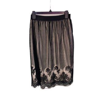 Black lace Xhilaration skirt size M